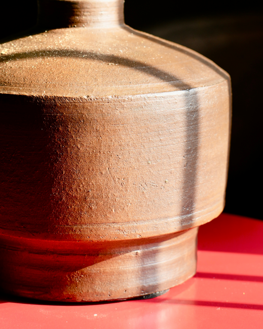 Solís Terracota Vase