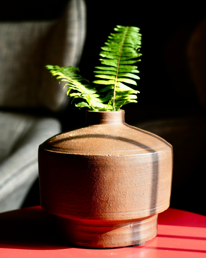 Solís Terracota Vase