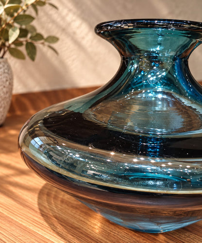 Lumière Sculptural Vase